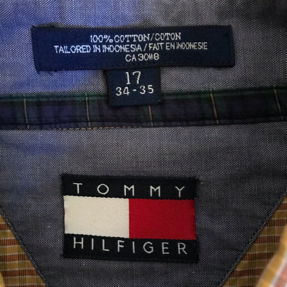 ⭐️3 for $25⭐️ Tommy Hilfiger button down shirt - Picture 2 of 2